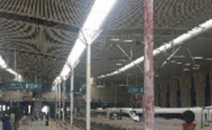 青岛火车站雨棚为钢结构防腐、装饰一体化工程